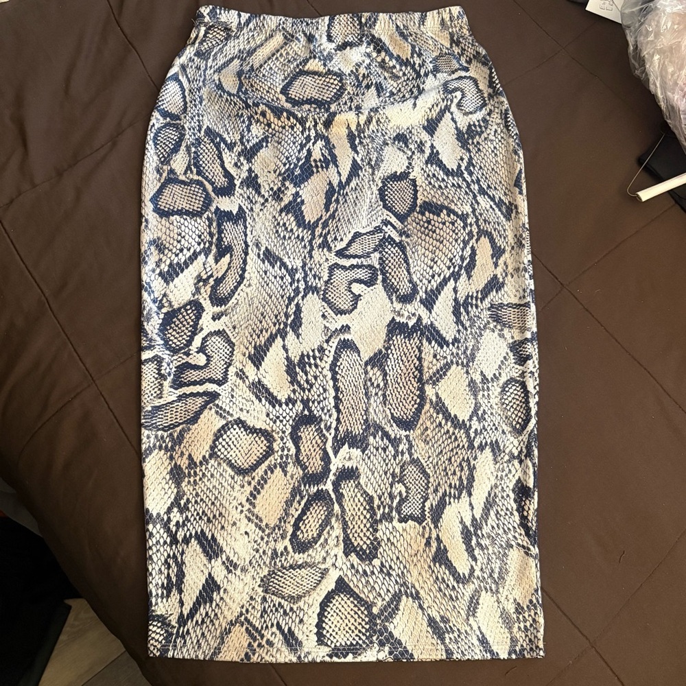 Fashion Nova Reptile Snake Print Midi Skirt - Picture 8 of 14